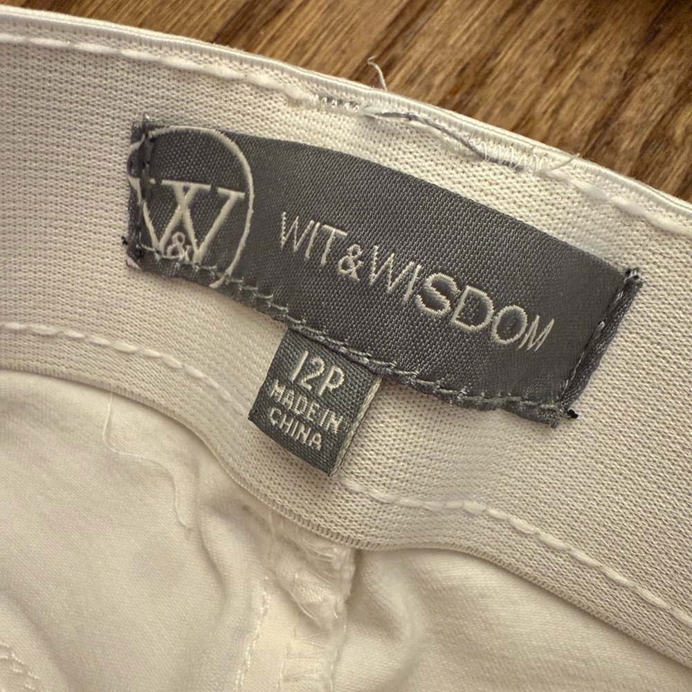 Wit & Wisdom white skinny ankle jeans